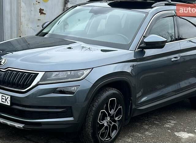 Сірий Шкода Kodiaq, об'ємом двигуна 1.97 л та пробігом 101 тис. км за 33000 $, фото 4 на Automoto.ua