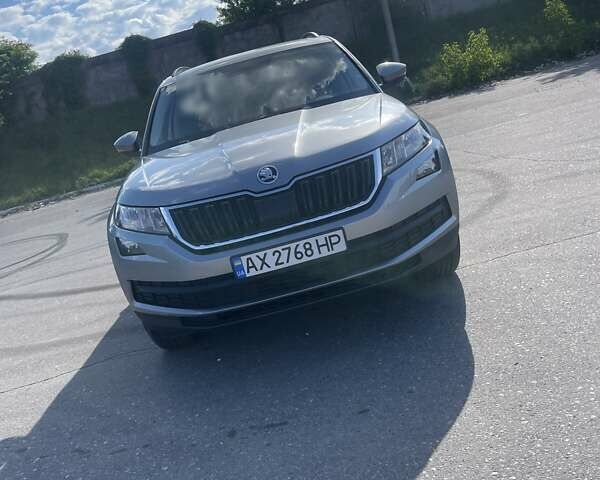 Сірий Шкода Kodiaq, об'ємом двигуна 1.97 л та пробігом 62 тис. км за 31000 $, фото 1 на Automoto.ua