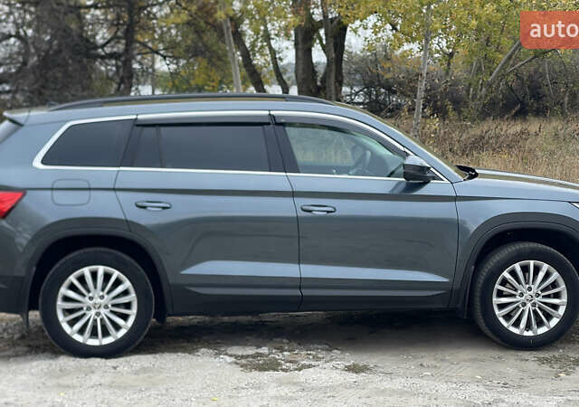 Серый Шкода Kodiaq, объемом двигателя 2 л и пробегом 56 тыс. км за 31900 $, фото 5 на Automoto.ua