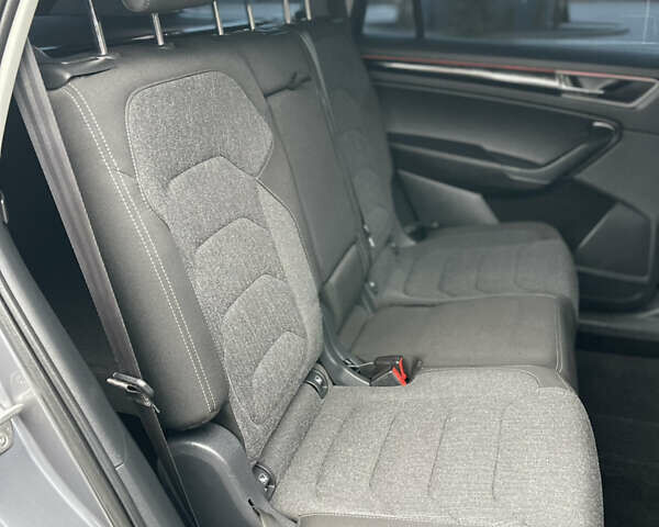 Серый Шкода Kodiaq, объемом двигателя 1.97 л и пробегом 227 тыс. км за 23999 $, фото 41 на Automoto.ua