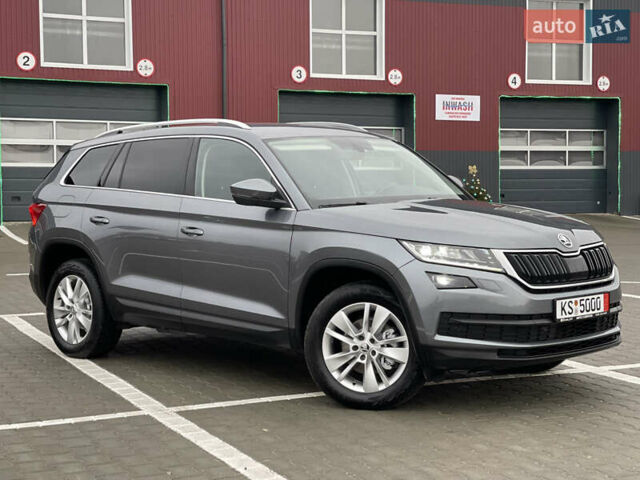 Серый Шкода Kodiaq, объемом двигателя 1.97 л и пробегом 227 тыс. км за 23999 $, фото 18 на Automoto.ua