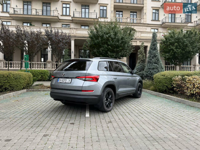 Серый Шкода Kodiaq, объемом двигателя 1.98 л и пробегом 125 тыс. км за 27000 $, фото 5 на Automoto.ua