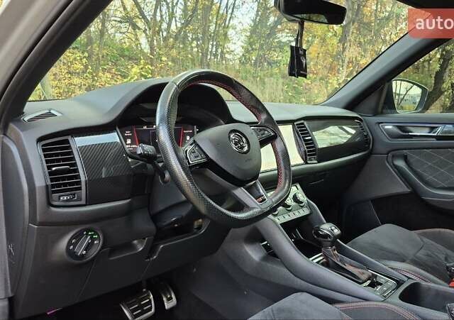 Серый Шкода Kodiaq, объемом двигателя 1.97 л и пробегом 222 тыс. км за 35700 $, фото 15 на Automoto.ua