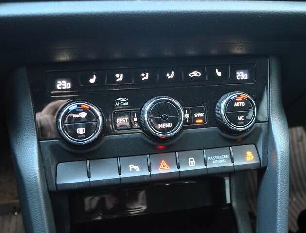 Сірий Шкода Kodiaq, об'ємом двигуна 1.98 л та пробігом 315 тис. км за 24985 $, фото 33 на Automoto.ua