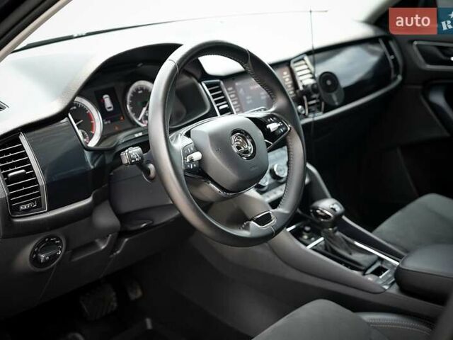 Серый Шкода Kodiaq, объемом двигателя 1.98 л и пробегом 58 тыс. км за 30500 $, фото 23 на Automoto.ua