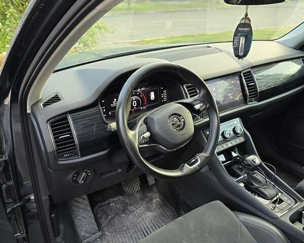 Серый Шкода Kodiaq, объемом двигателя 1.98 л и пробегом 312 тыс. км за 22500 $, фото 5 на Automoto.ua