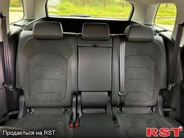 Серый Шкода Kodiaq, объемом двигателя 2 л и пробегом 33 тыс. км за 34000 $, фото 10 на Automoto.ua