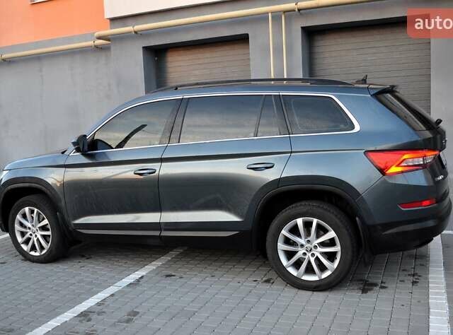 Сірий Шкода Kodiaq, об'ємом двигуна 1.98 л та пробігом 315 тис. км за 24985 $, фото 5 на Automoto.ua