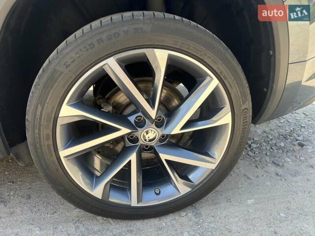 Серый Шкода Kodiaq, объемом двигателя 1.97 л и пробегом 218 тыс. км за 32900 $, фото 47 на Automoto.ua