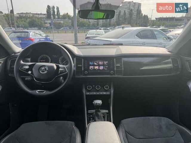 Серый Шкода Kodiaq, объемом двигателя 1.97 л и пробегом 92 тыс. км за 28990 $, фото 20 на Automoto.ua