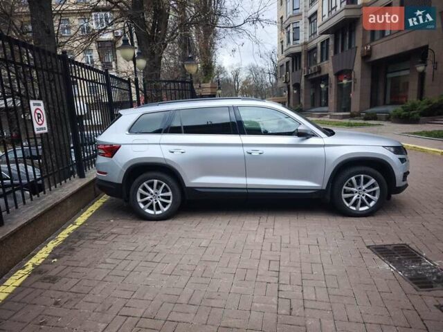 Серый Шкода Kodiaq, объемом двигателя 1.98 л и пробегом 129 тыс. км за 28500 $, фото 2 на Automoto.ua