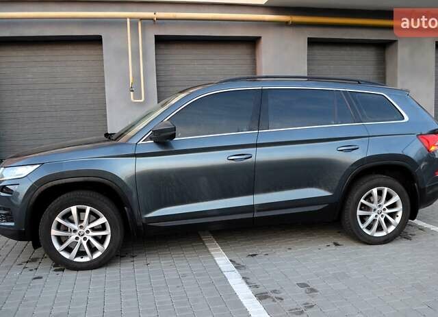 Сірий Шкода Kodiaq, об'ємом двигуна 1.98 л та пробігом 315 тис. км за 24985 $, фото 4 на Automoto.ua