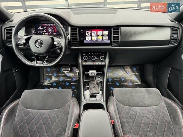 Серый Шкода Kodiaq, объемом двигателя 2 л и пробегом 145 тыс. км за 37900 $, фото 3 на Automoto.ua