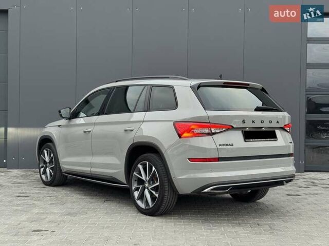 Шкода Kodiaq 2020 в Луцке на Automoto.ua Серый Шкода Kodiaq, объемом двигателя 1.97 л и пробегом 175 тыс. км за 37107 $, фото 2 на Automoto.ua