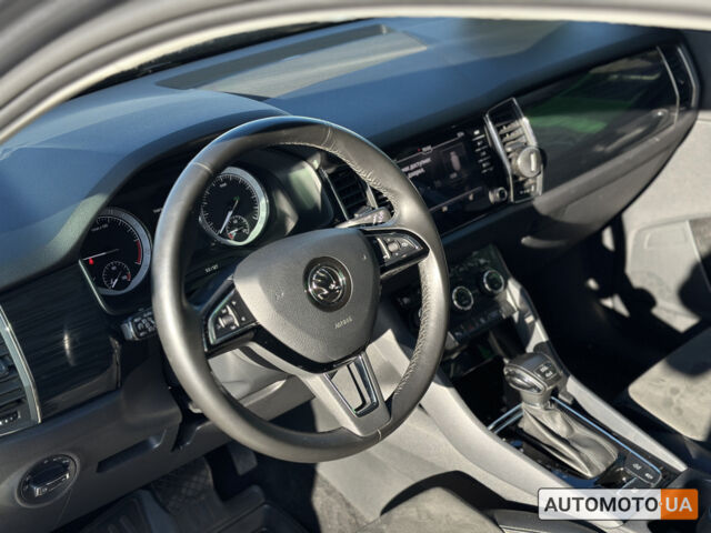 Шкода Kodiaq 2020 в Хмельницком на Automoto.ua Серый Шкода Kodiaq, объемом двигателя 2 л и пробегом 93 тыс. км за 31239 $, фото 6 на Automoto.ua