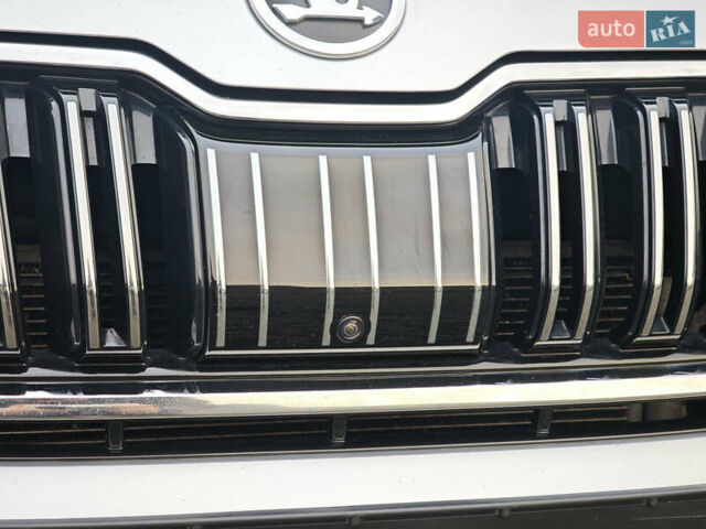 Шкода Kodiaq 2020 в Луцке на Automoto.ua Серый Шкода Kodiaq, объемом двигателя 2 л и пробегом 222 тыс. км за 31191 $, фото 14 на Automoto.ua