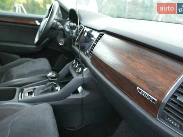 Шкода Kodiaq 2020 у Умани на Automoto.ua Сірий Шкода Kodiaq, об'ємом двигуна 1.97 л та пробігом 194 тис. км за 33999 $, фото 12 на Automoto.ua