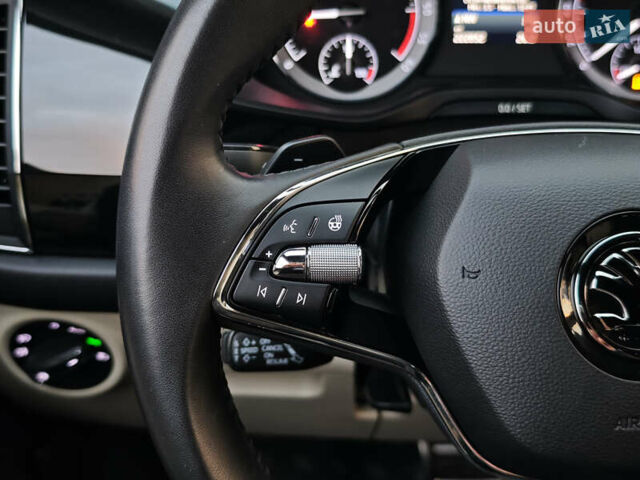 Шкода Kodiaq 2020 в Луцке на Automoto.ua Серый Шкода Kodiaq, объемом двигателя 2 л и пробегом 222 тыс. км за 31191 $, фото 32 на Automoto.ua