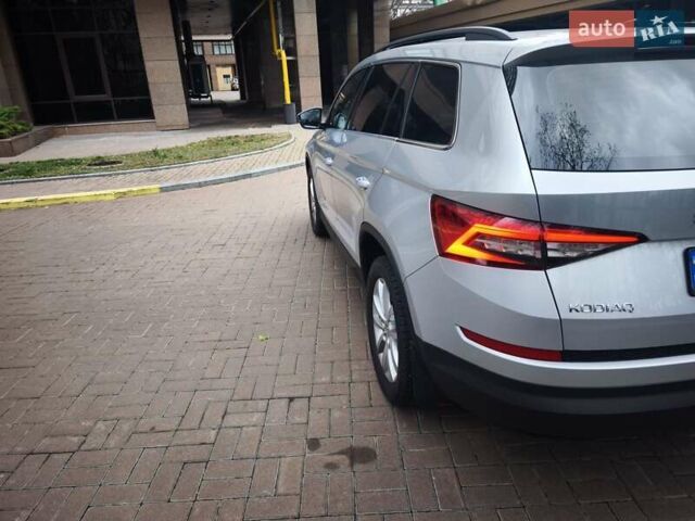 Серый Шкода Kodiaq, объемом двигателя 1.98 л и пробегом 129 тыс. км за 28500 $, фото 3 на Automoto.ua