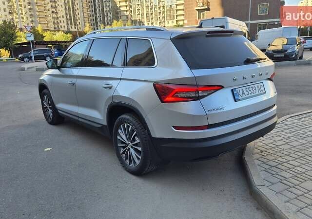 Серый Шкода Kodiaq, объемом двигателя 1.97 л и пробегом 136 тыс. км за 28500 $, фото 4 на Automoto.ua
