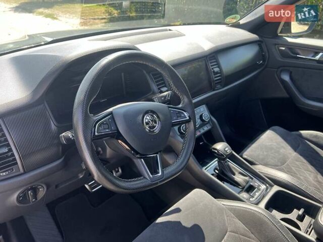 Серый Шкода Kodiaq, объемом двигателя 1.97 л и пробегом 218 тыс. км за 32900 $, фото 12 на Automoto.ua