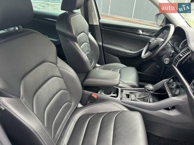 Шкода Kodiaq 2020 у Києві на Automoto.ua Сірий Шкода Kodiaq, об'ємом двигуна 2 л та пробігом 140 тис. км за 33800 $, фото 15 на Automoto.ua