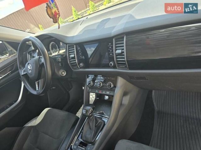 Сірий Шкода Kodiaq, об'ємом двигуна 1.4 л та пробігом 176 тис. км за 33000 $, фото 7 на Automoto.ua