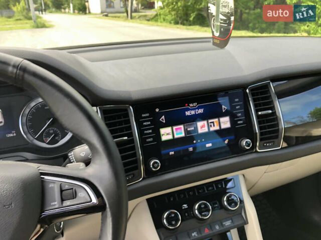 Серый Шкода Kodiaq, объемом двигателя 1.97 л и пробегом 225 тыс. км за 33500 $, фото 55 на Automoto.ua