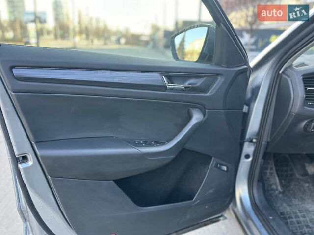 Сірий Шкода Kodiaq, об'ємом двигуна 1.97 л та пробігом 50 тис. км за 27000 $, фото 10 на Automoto.ua