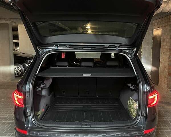 Серый Шкода Kodiaq, объемом двигателя 1.98 л и пробегом 70 тыс. км за 31500 $, фото 25 на Automoto.ua