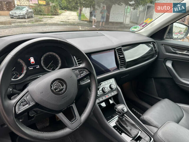 Шкода Kodiaq 2020 у Києві на Automoto.ua Сірий Шкода Kodiaq, об'ємом двигуна 2 л та пробігом 140 тис. км за 33800 $, фото 6 на Automoto.ua