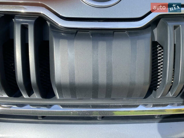 Серый Шкода Kodiaq, объемом двигателя 1.98 л и пробегом 209 тыс. км за 25200 $, фото 26 на Automoto.ua
