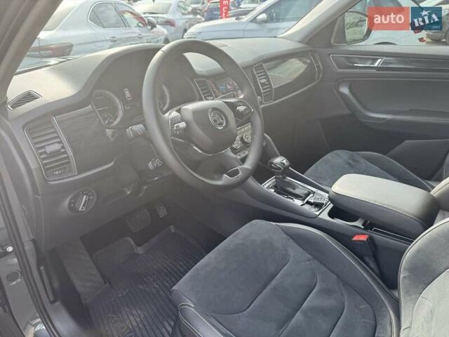 Серый Шкода Kodiaq, объемом двигателя 1.97 л и пробегом 92 тыс. км за 28990 $, фото 11 на Automoto.ua