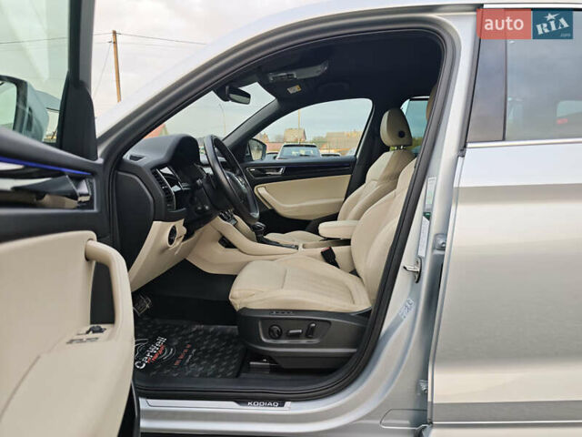 Шкода Kodiaq 2020 в Луцке на Automoto.ua Серый Шкода Kodiaq, объемом двигателя 2 л и пробегом 222 тыс. км за 31191 $, фото 24 на Automoto.ua
