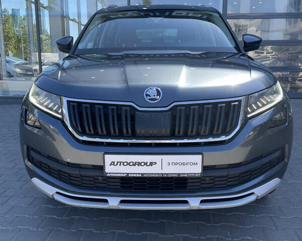 Серый Шкода Kodiaq, объемом двигателя 1.97 л и пробегом 222 тыс. км за 28000 $, фото 4 на Automoto.ua