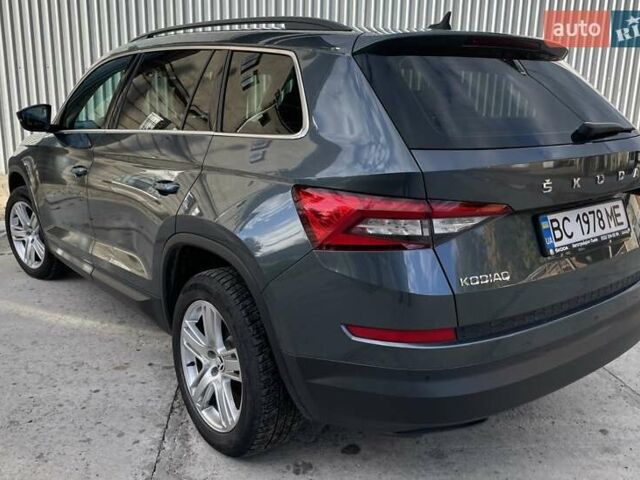 Серый Шкода Kodiaq, объемом двигателя 1.98 л и пробегом 70 тыс. км за 31500 $, фото 2 на Automoto.ua