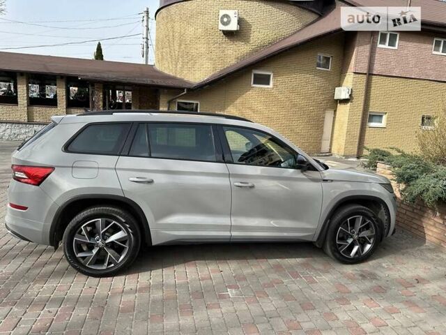 Сірий Шкода Kodiaq, об'ємом двигуна 1.98 л та пробігом 61 тис. км за 35500 $, фото 4 на Automoto.ua