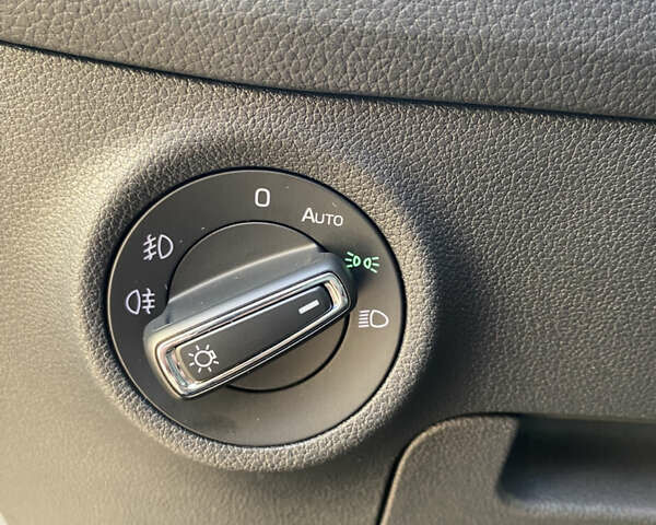 Серый Шкода Kodiaq, объемом двигателя 1.98 л и пробегом 209 тыс. км за 25200 $, фото 48 на Automoto.ua