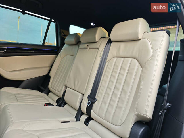 Шкода Kodiaq 2020 в Луцке на Automoto.ua Серый Шкода Kodiaq, объемом двигателя 2 л и пробегом 222 тыс. км за 31191 $, фото 59 на Automoto.ua