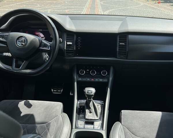 Серый Шкода Kodiaq, объемом двигателя 1.97 л и пробегом 170 тыс. км за 29000 $, фото 14 на Automoto.ua