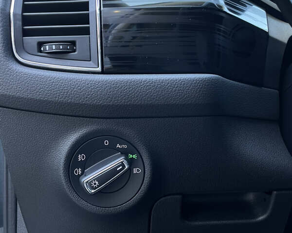 Серый Шкода Kodiaq, объемом двигателя 1.97 л и пробегом 222 тыс. км за 28000 $, фото 11 на Automoto.ua