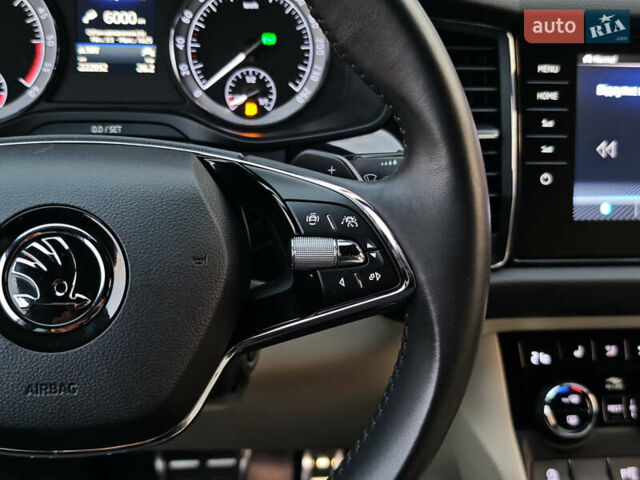 Шкода Kodiaq 2020 в Луцке на Automoto.ua Серый Шкода Kodiaq, объемом двигателя 2 л и пробегом 222 тыс. км за 31191 $, фото 33 на Automoto.ua