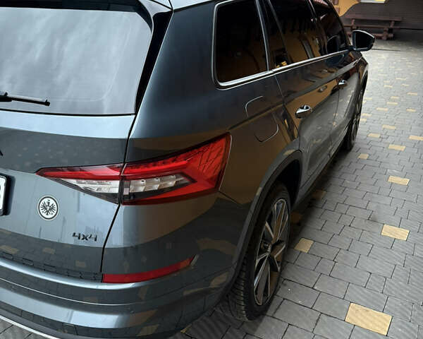 Сірий Шкода Kodiaq, об'ємом двигуна 1.97 л та пробігом 150 тис. км за 35350 $, фото 9 на Automoto.ua