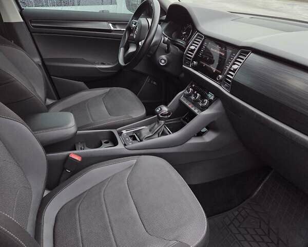 Сірий Шкода Kodiaq, об'ємом двигуна 1.98 л та пробігом 100 тис. км за 23000 $, фото 14 на Automoto.ua