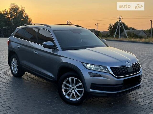 Серый Шкода Kodiaq, объемом двигателя 2 л и пробегом 120 тыс. км за 29900 $, фото 2 на Automoto.ua