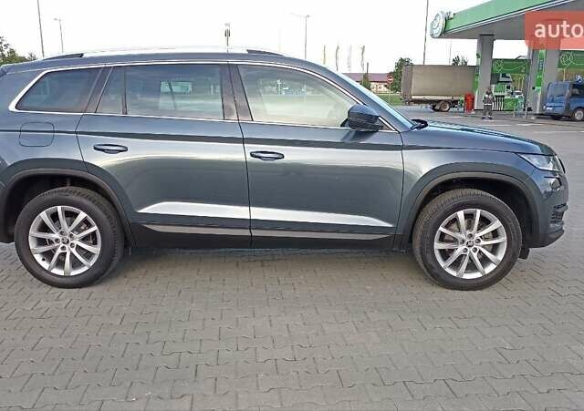 Серый Шкода Kodiaq, объемом двигателя 2 л и пробегом 170 тыс. км за 28200 $, фото 3 на Automoto.ua