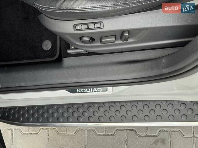 Шкода Kodiaq 2020 в Луцке на Automoto.ua Серый Шкода Kodiaq, объемом двигателя 1.97 л и пробегом 175 тыс. км за 37107 $, фото 26 на Automoto.ua