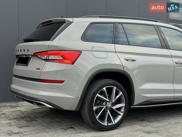 Шкода Kodiaq 2020 в Луцке на Automoto.ua Серый Шкода Kodiaq, объемом двигателя 1.97 л и пробегом 175 тыс. км за 37107 $, фото 6 на Automoto.ua