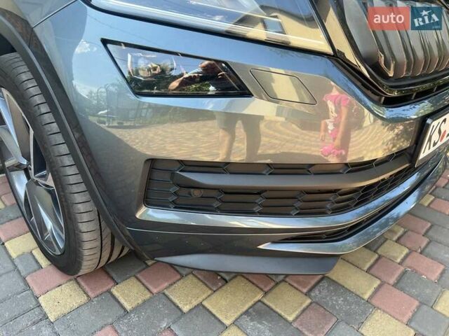 Серый Шкода Kodiaq, объемом двигателя 1.97 л и пробегом 218 тыс. км за 32900 $, фото 56 на Automoto.ua