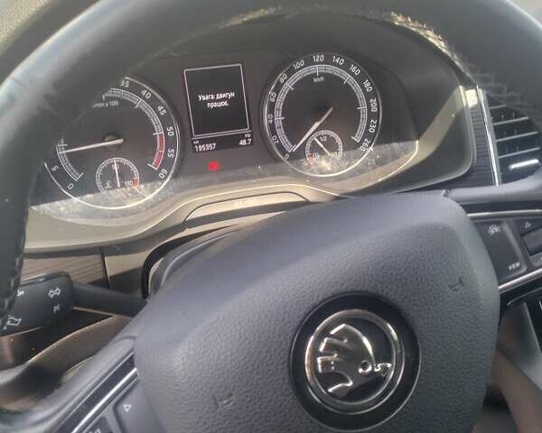 Серый Шкода Kodiaq, объемом двигателя 1.97 л и пробегом 195 тыс. км за 28300 $, фото 4 на Automoto.ua